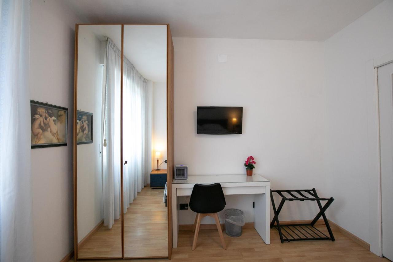 Mirea'S Rooms Асколи Пичено Екстериор снимка