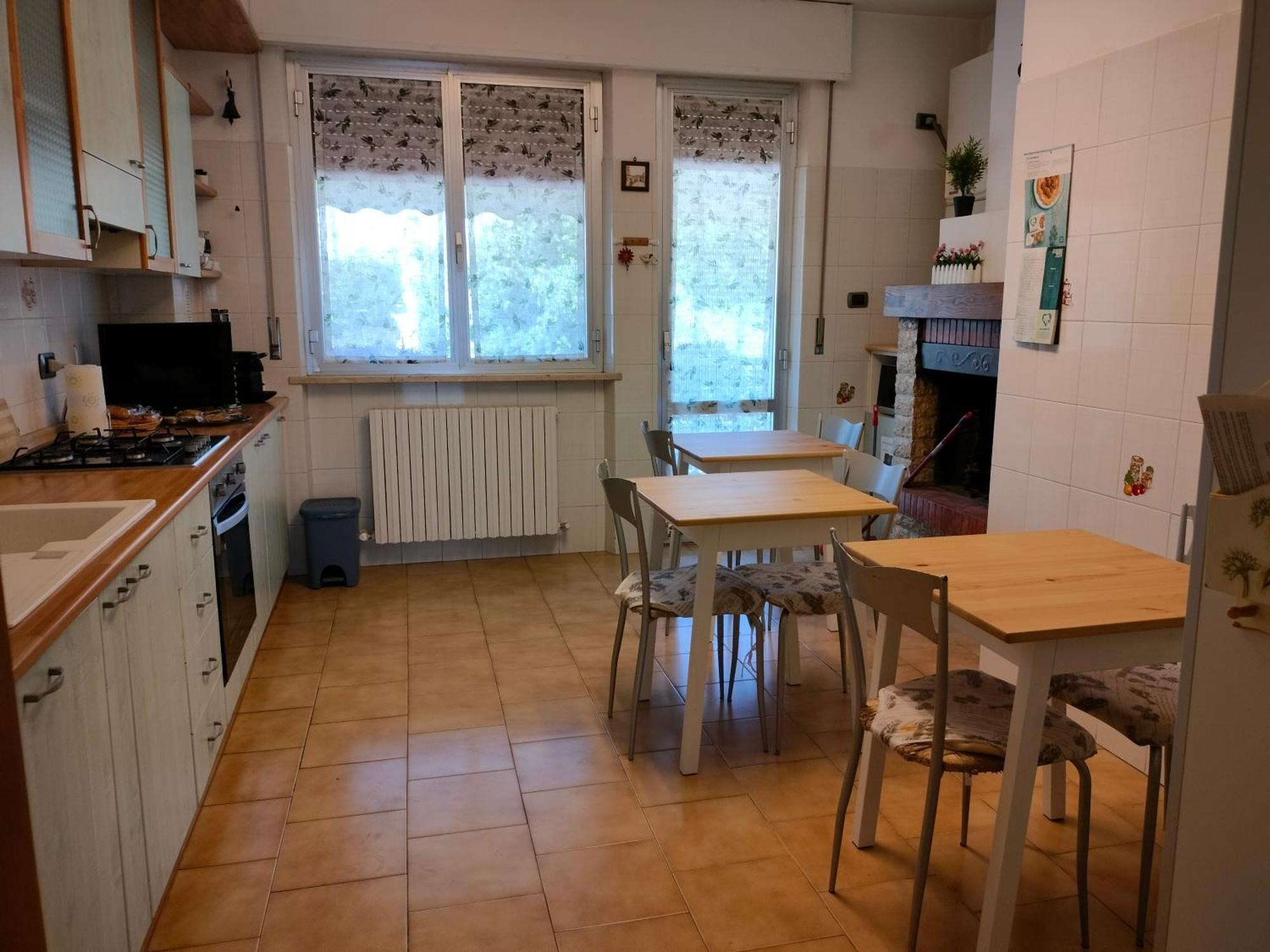 Mirea'S Rooms Асколи Пичено Екстериор снимка