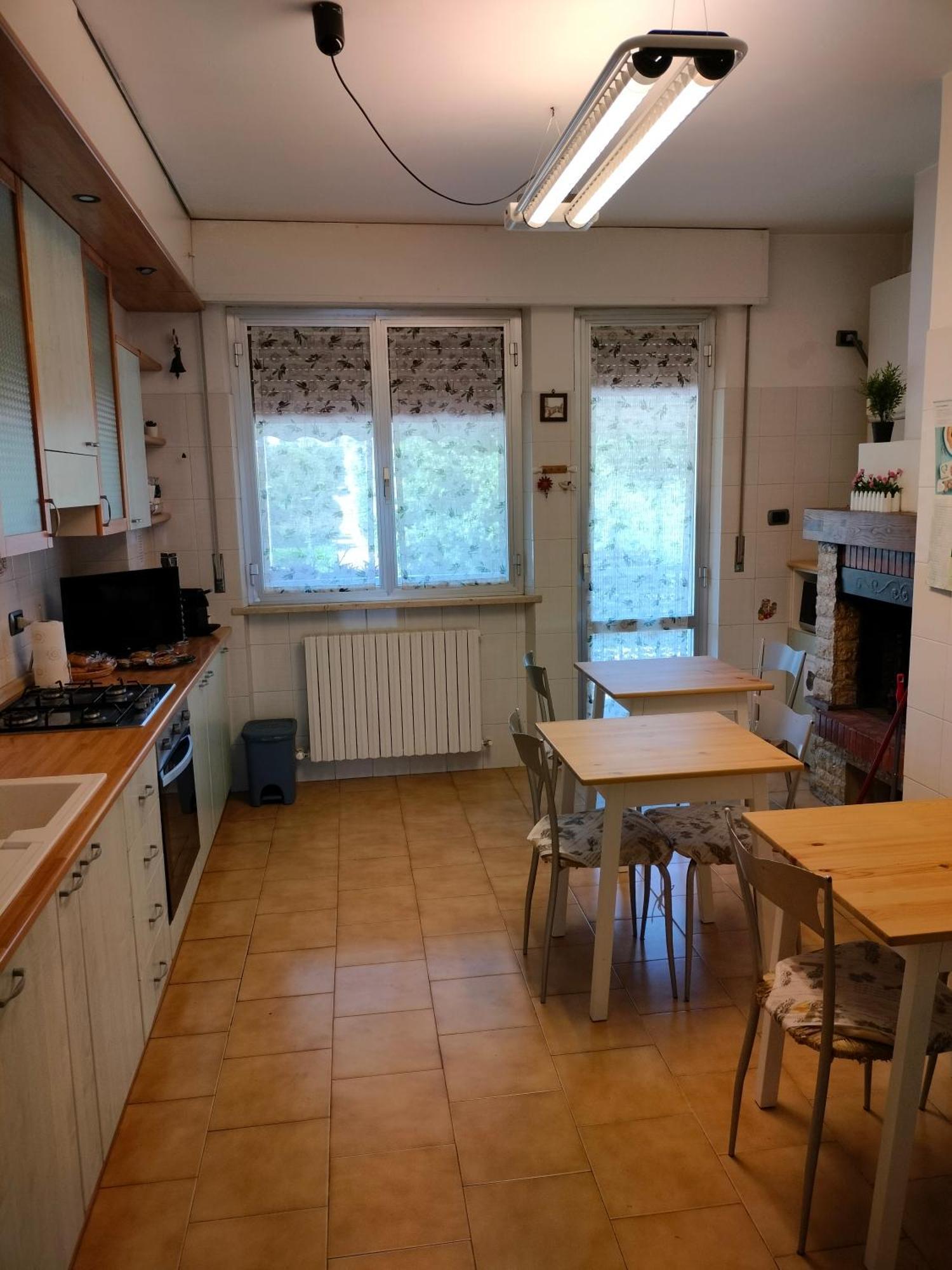 Mirea'S Rooms Асколи Пичено Екстериор снимка